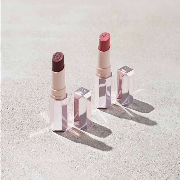 Fenty make up.
